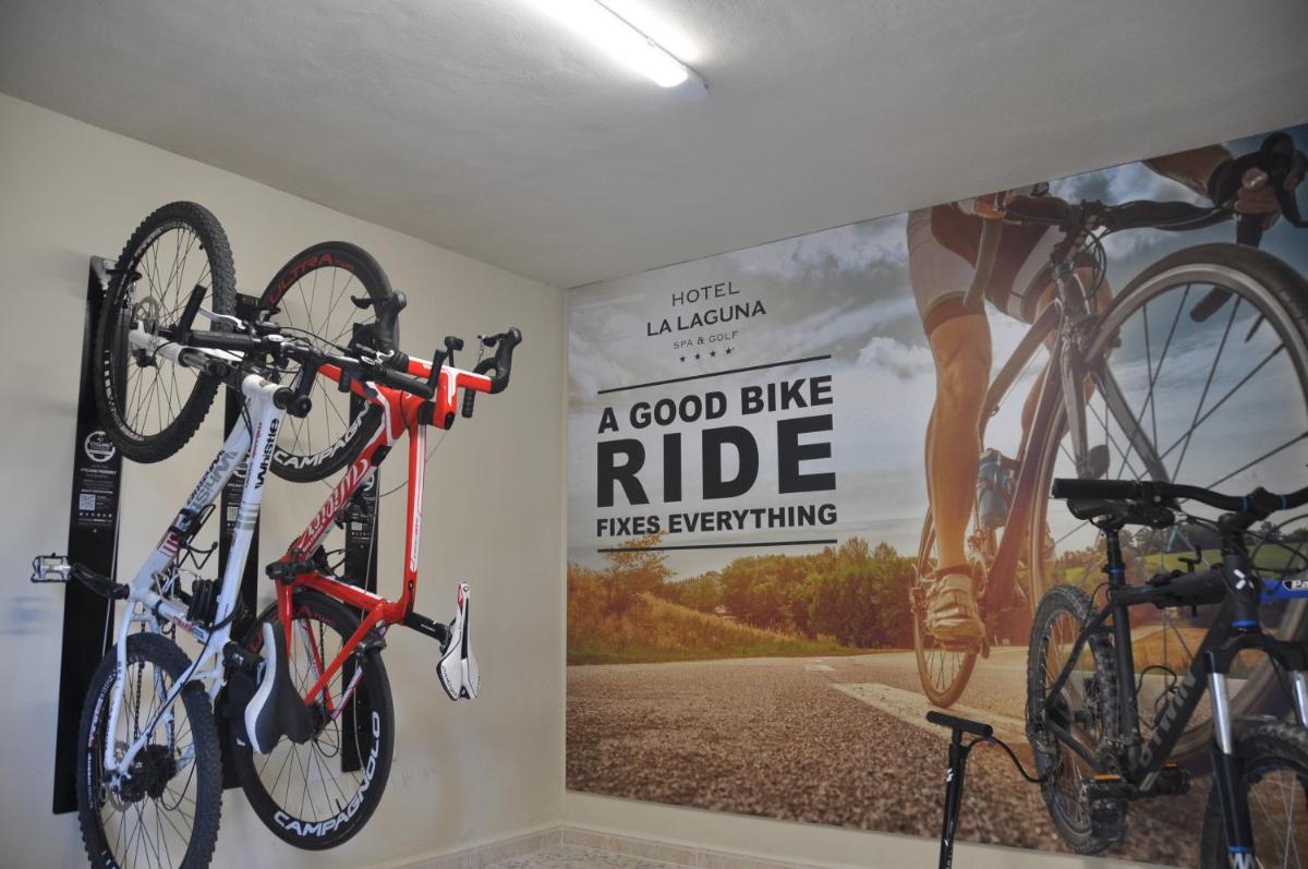 Montar en bicicleta en Hotel La Laguna Spa & Golf o alrededores