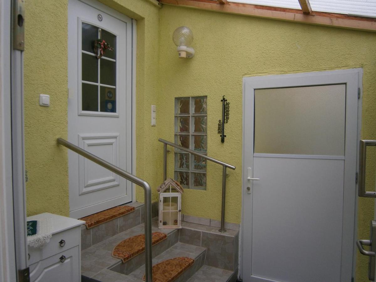 Der Frühe Vogel - Housity