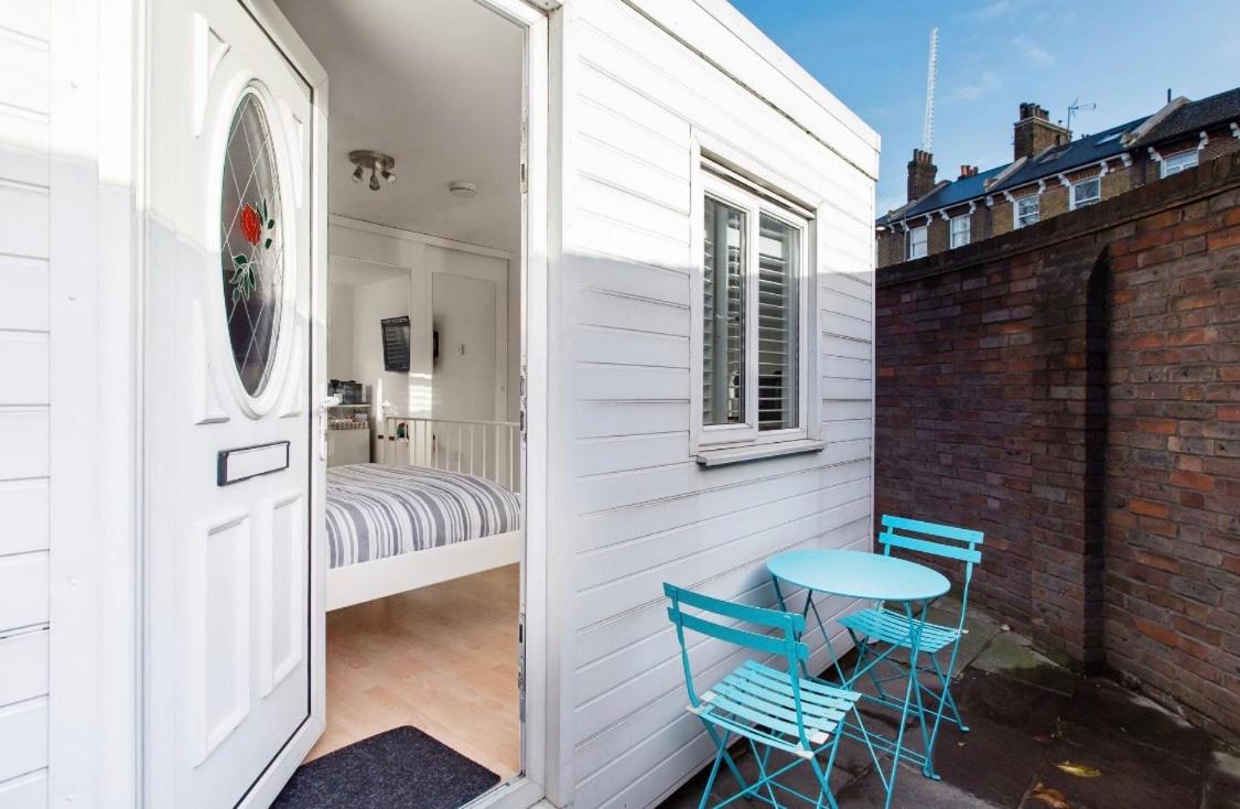 Studio, Private, independant Entrance, Central, Battersea Park - Housity