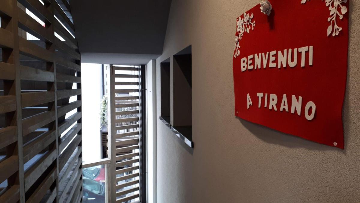 Bed & Rooms , Corte Rossa -1 Min Walk To Bernina Express - Housity