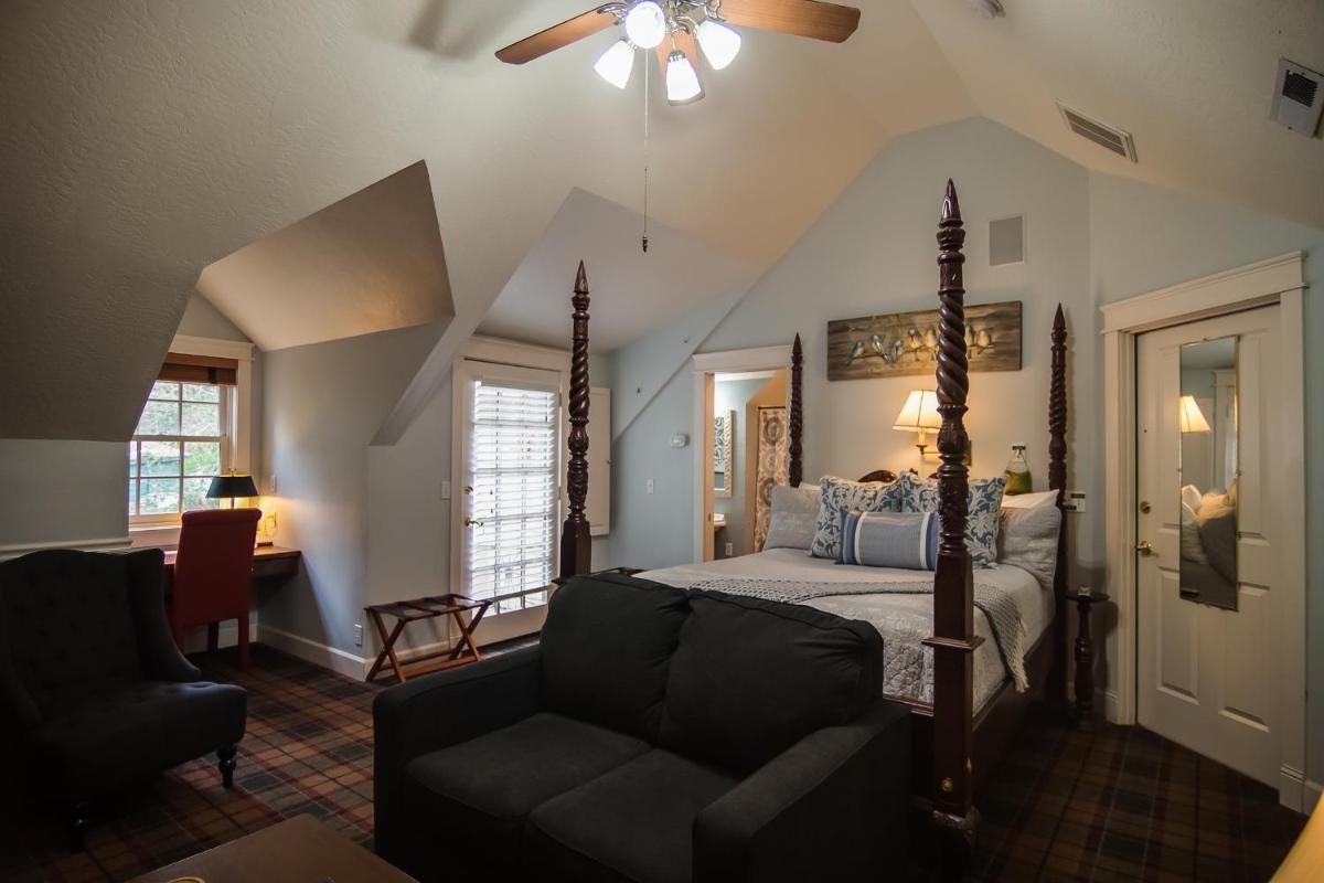 The Campbell House Inn - Housity