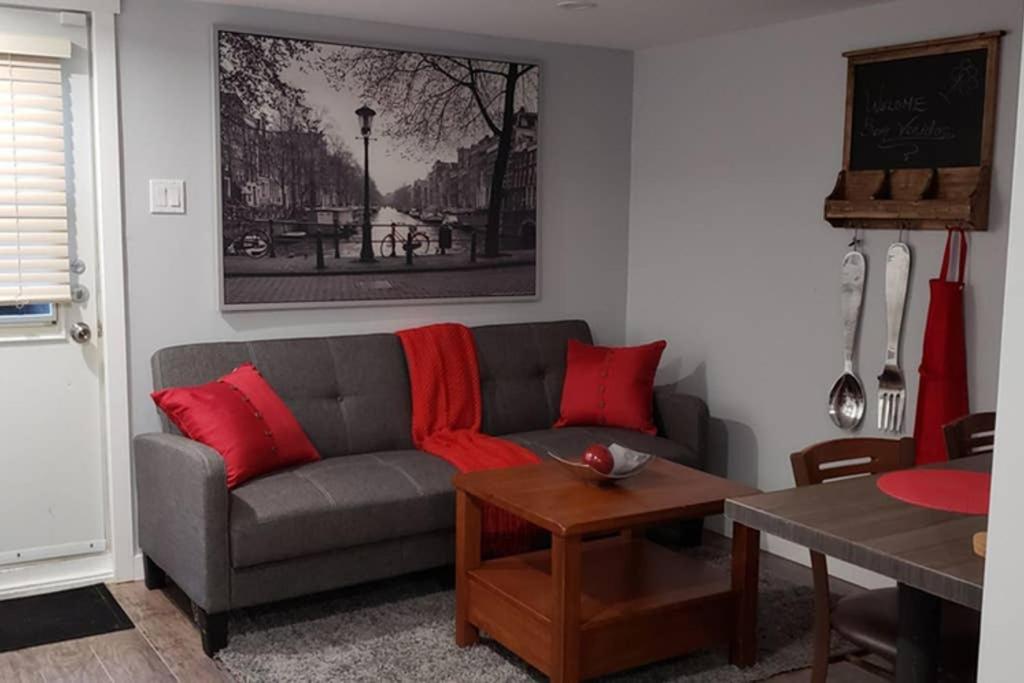 1-Bedroom Mi Casita by Amazing Property Rentals - Housity