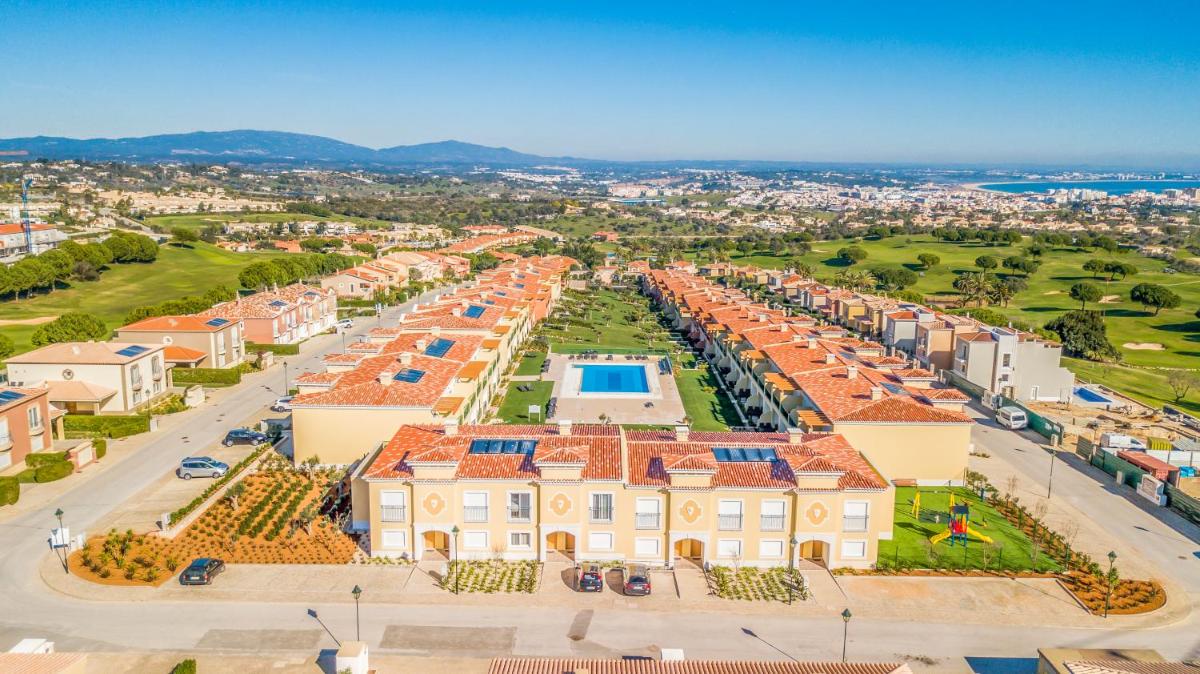 A vizinhança circundante ou próxima do resort