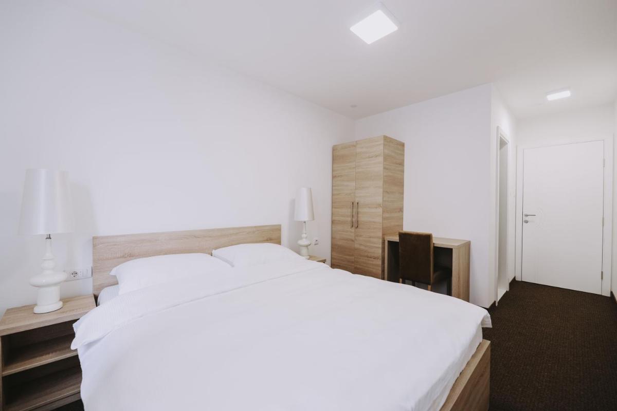 Hotel Tanja - Housity