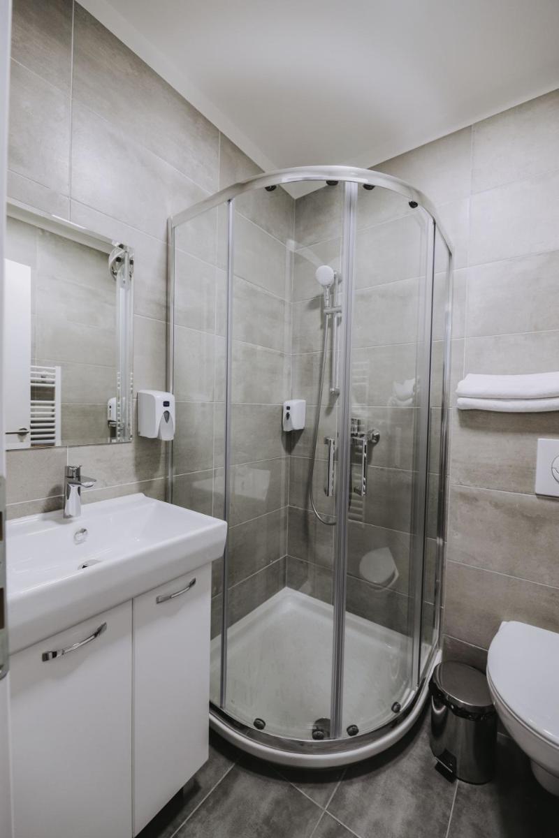 Hotel Tanja - Housity