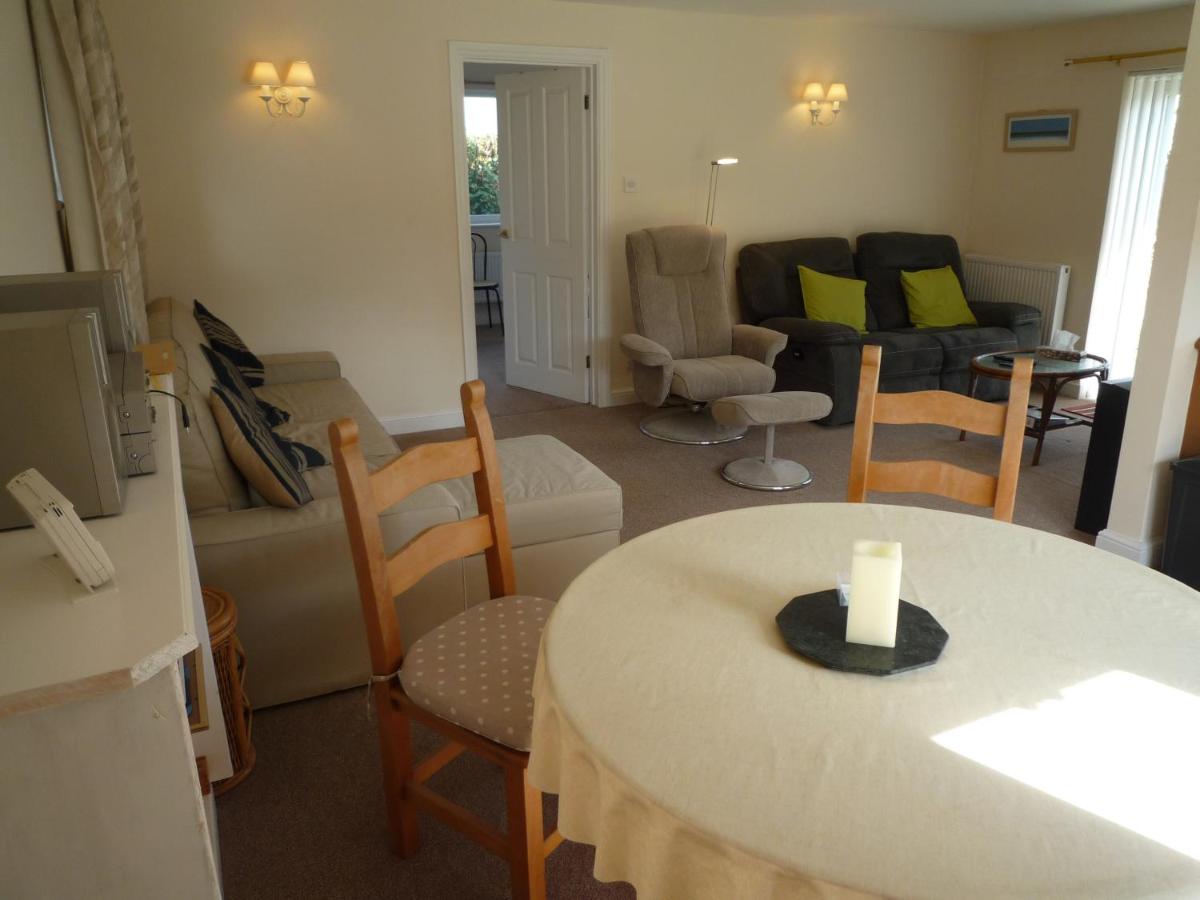 Oxton Cottage - Housity