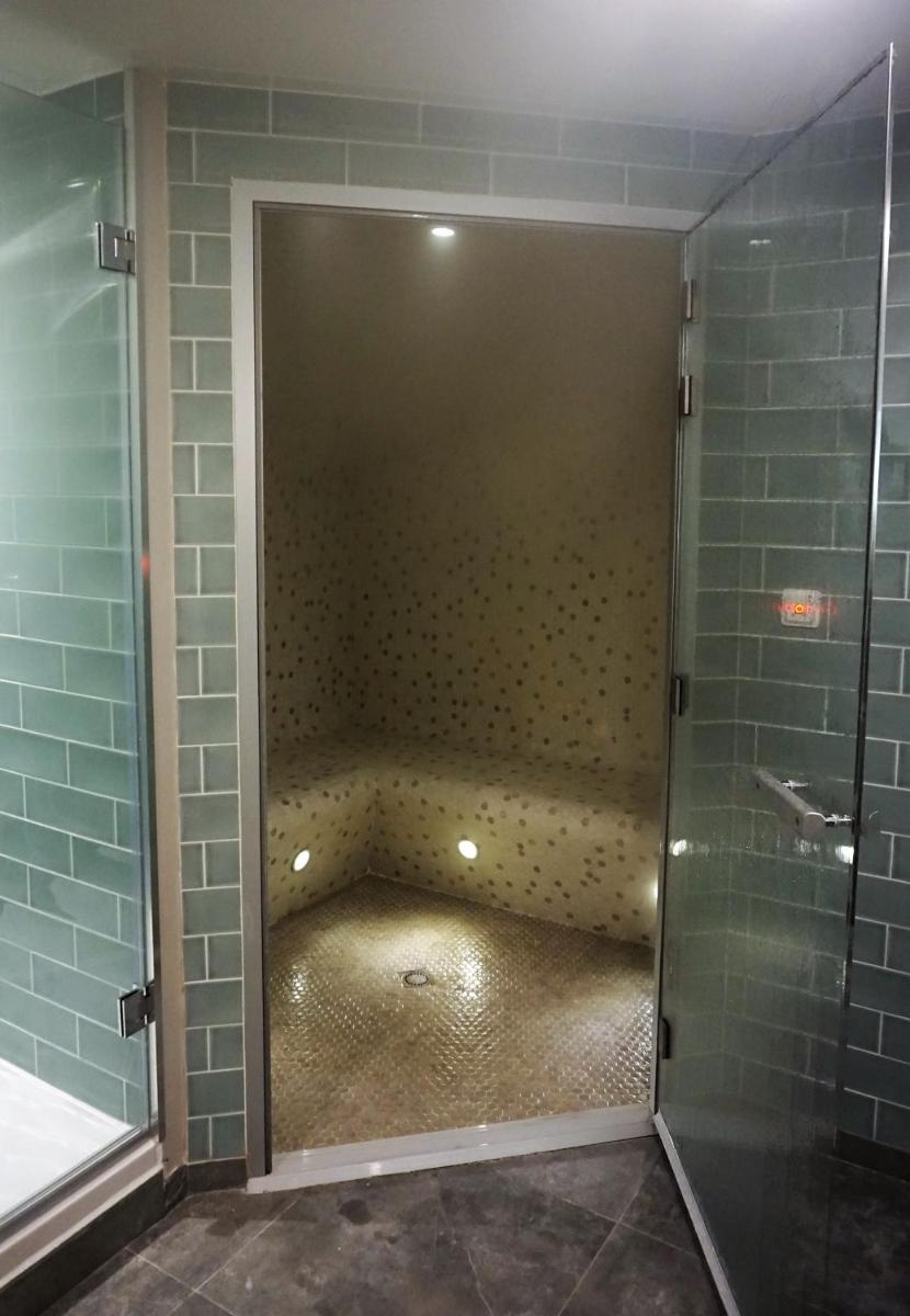 Salle de bains dans l'établissement Hotel Locomo - Gare de Lyon Bastille