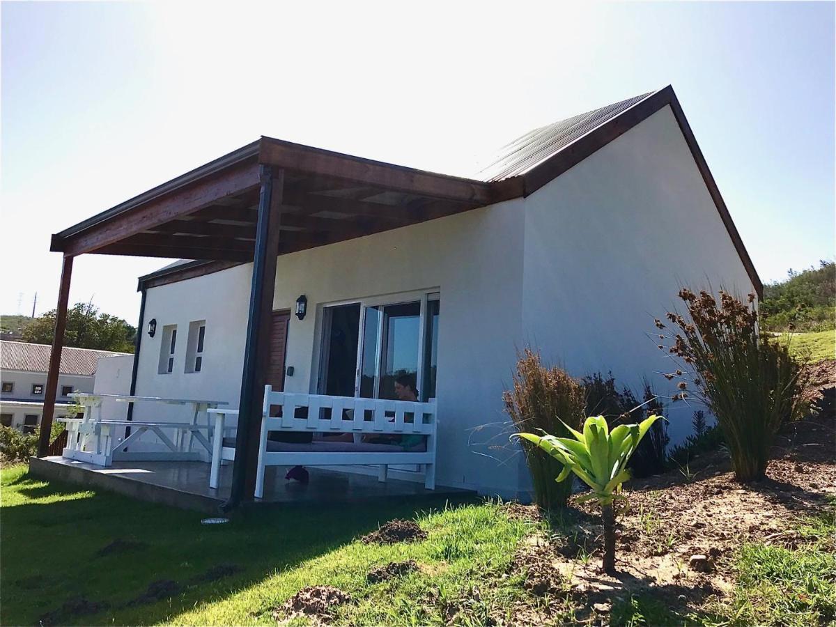 Suitetrails - Stylish Country Cottage, Solar panelled in Knysna