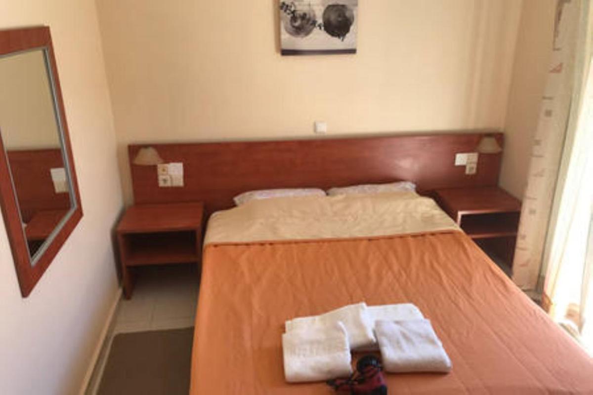 Makis Apartments - Hizvo