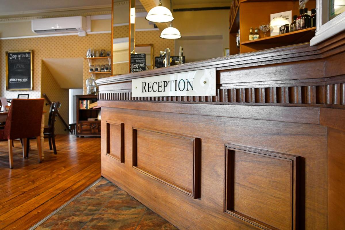 The Corner House Hotel - Housity