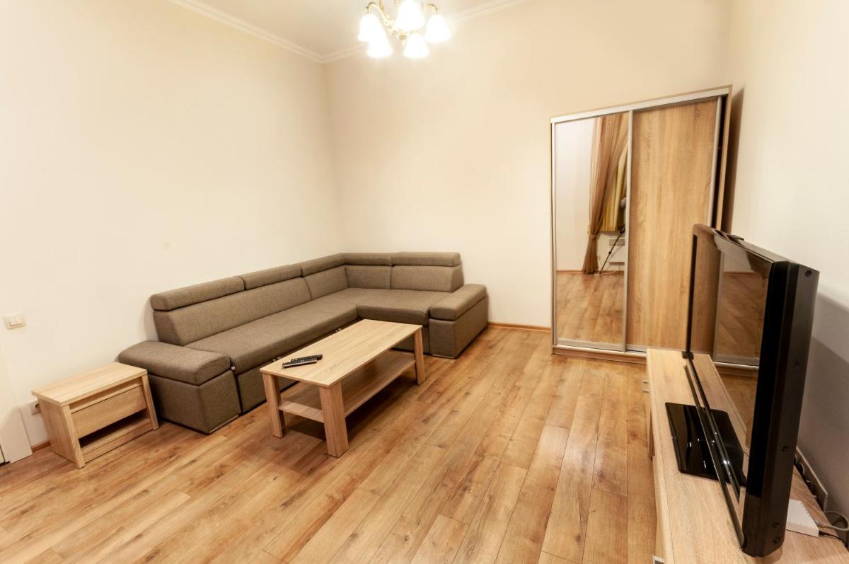 Wonderful flat on city center (Mukachivska 4/8) - Housity