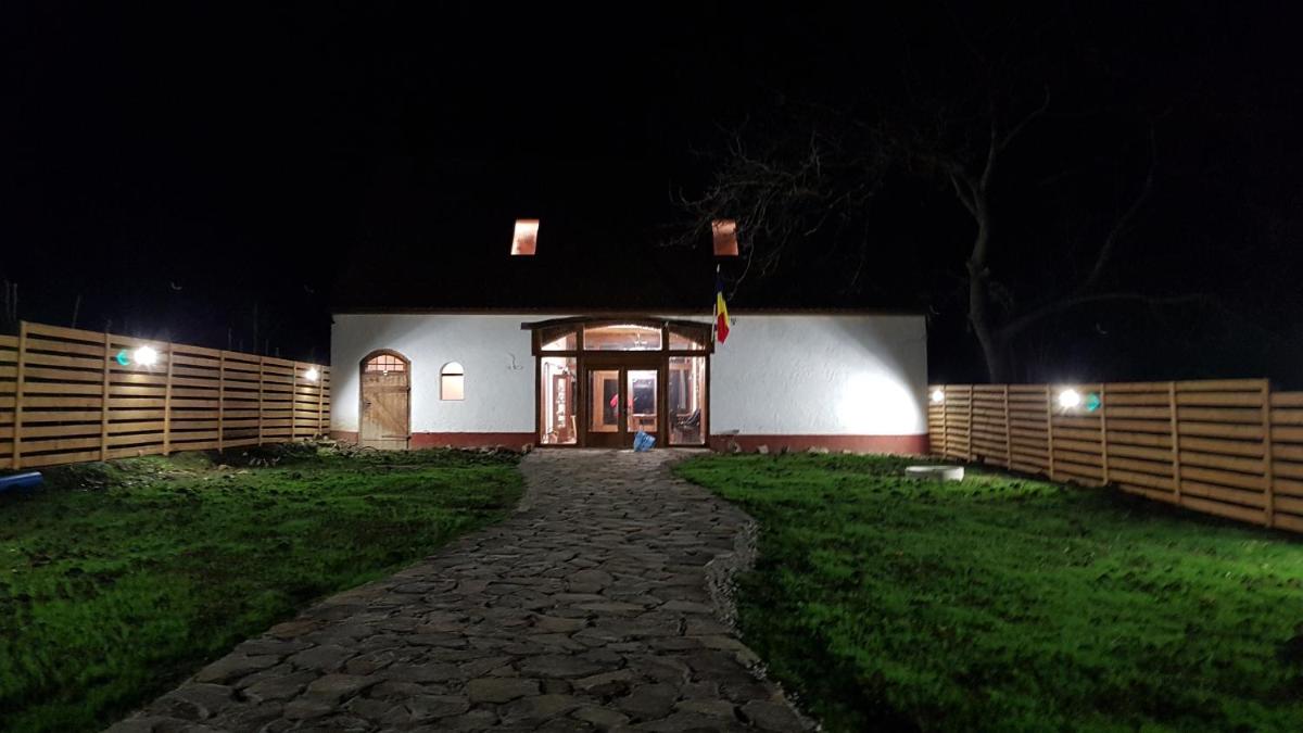Șura Sasului - Housity