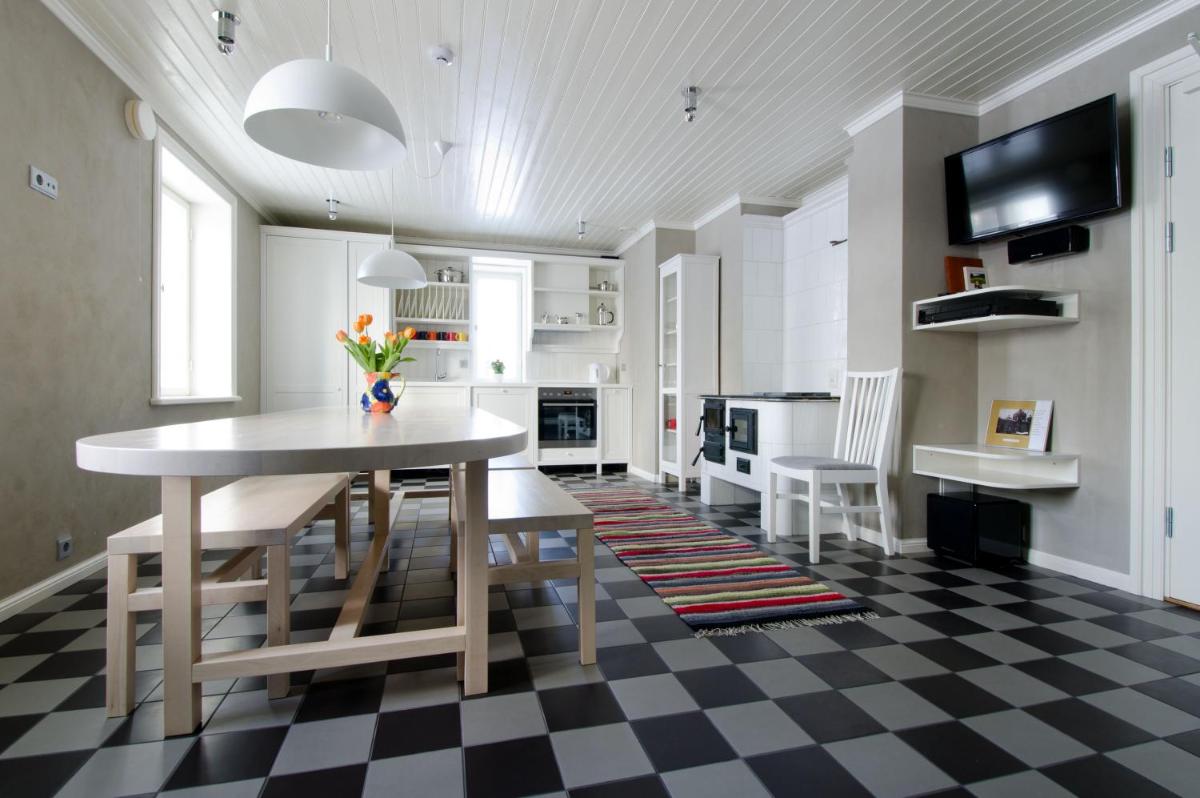Joosti Puhkemaja - Housity
