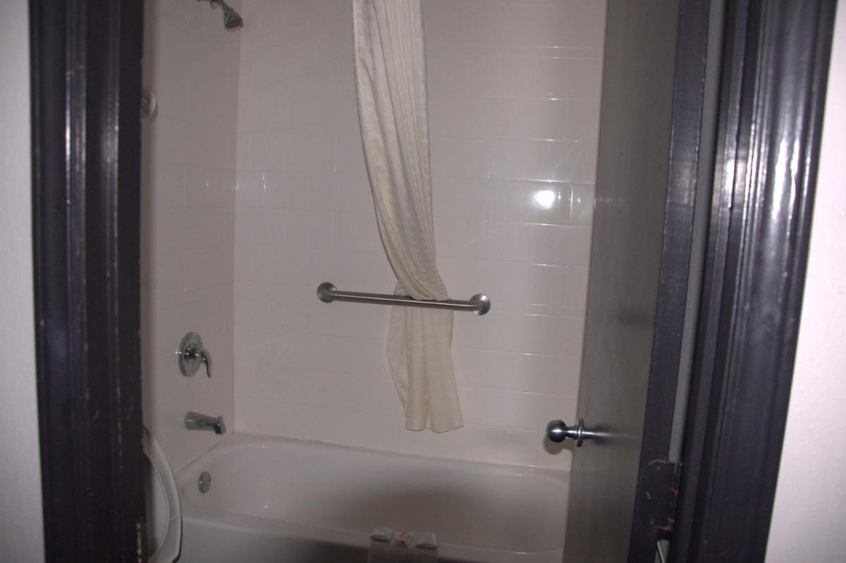 Bestway Inn - Housity