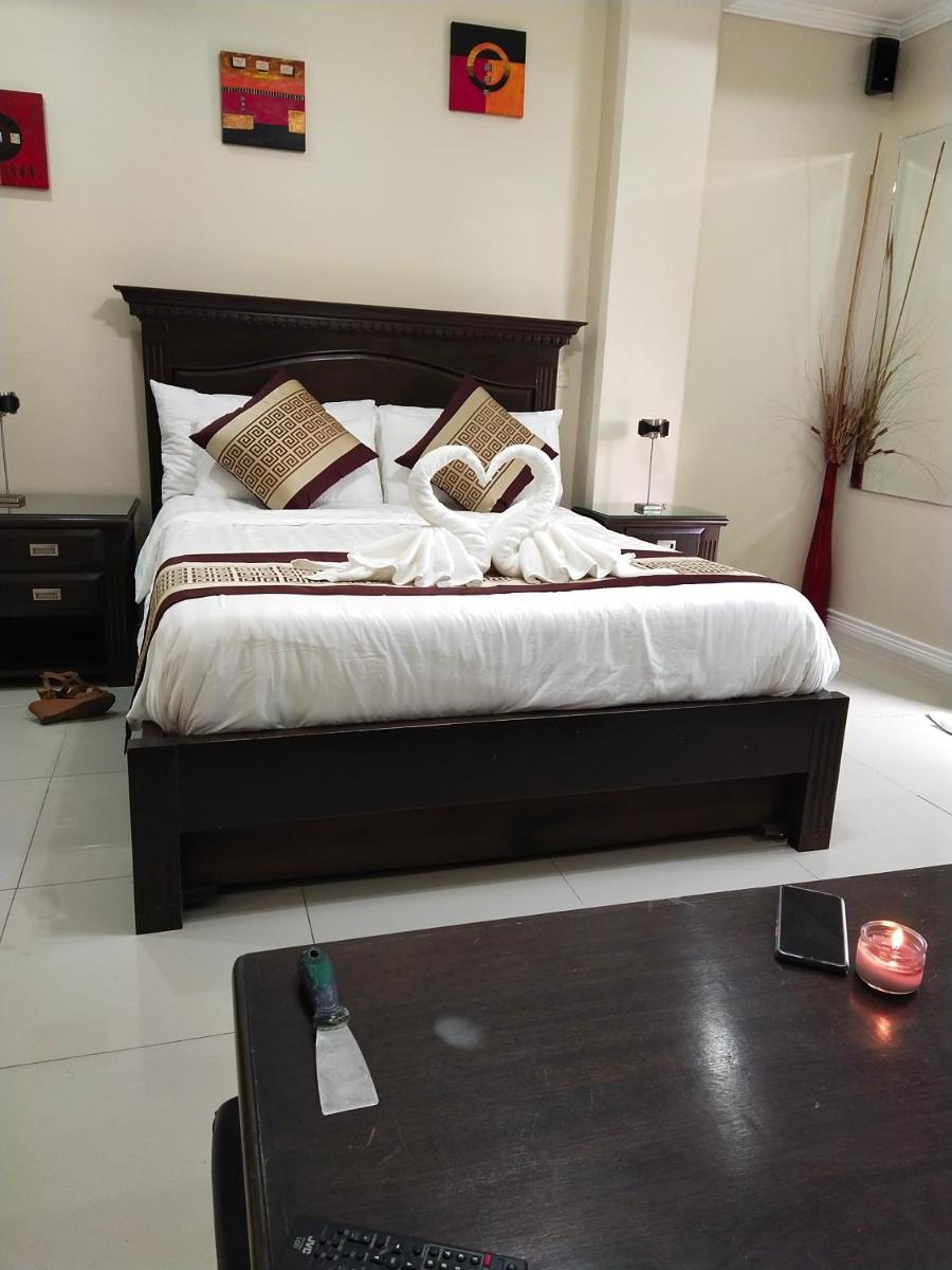 Bourbon St Apts Condo 30C - Housity