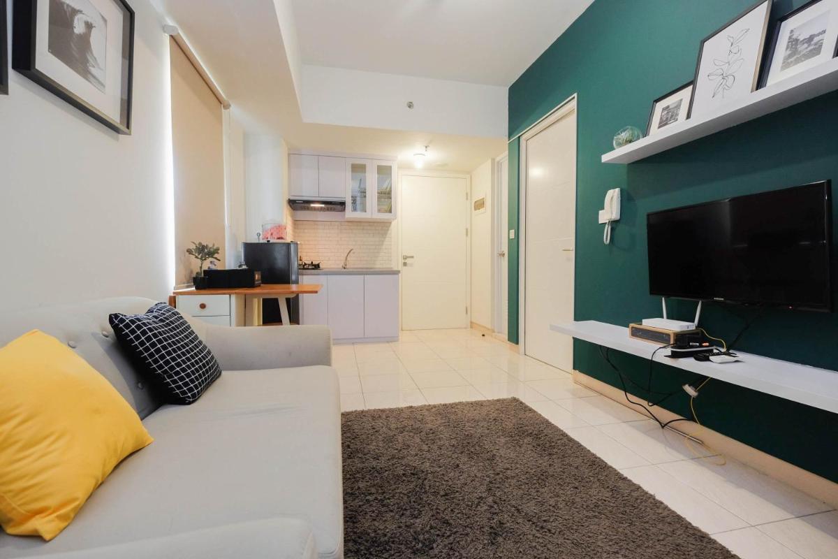 Newly Furnished 2BR Apartment at Springlake Summarecon By Travelio - Housity