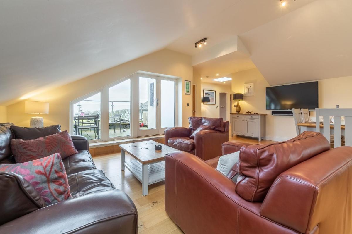 7 Sandy Lane - Housity