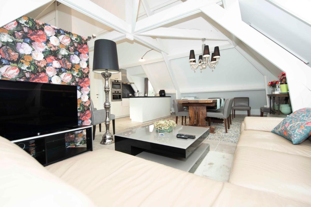 StudioBeerse met Sauna Zwembad en Spa - Housity