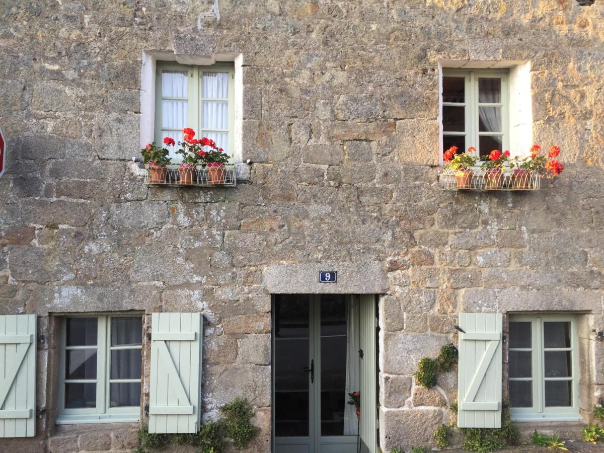 Traditional Brittany medieval stone Cottage - Housity