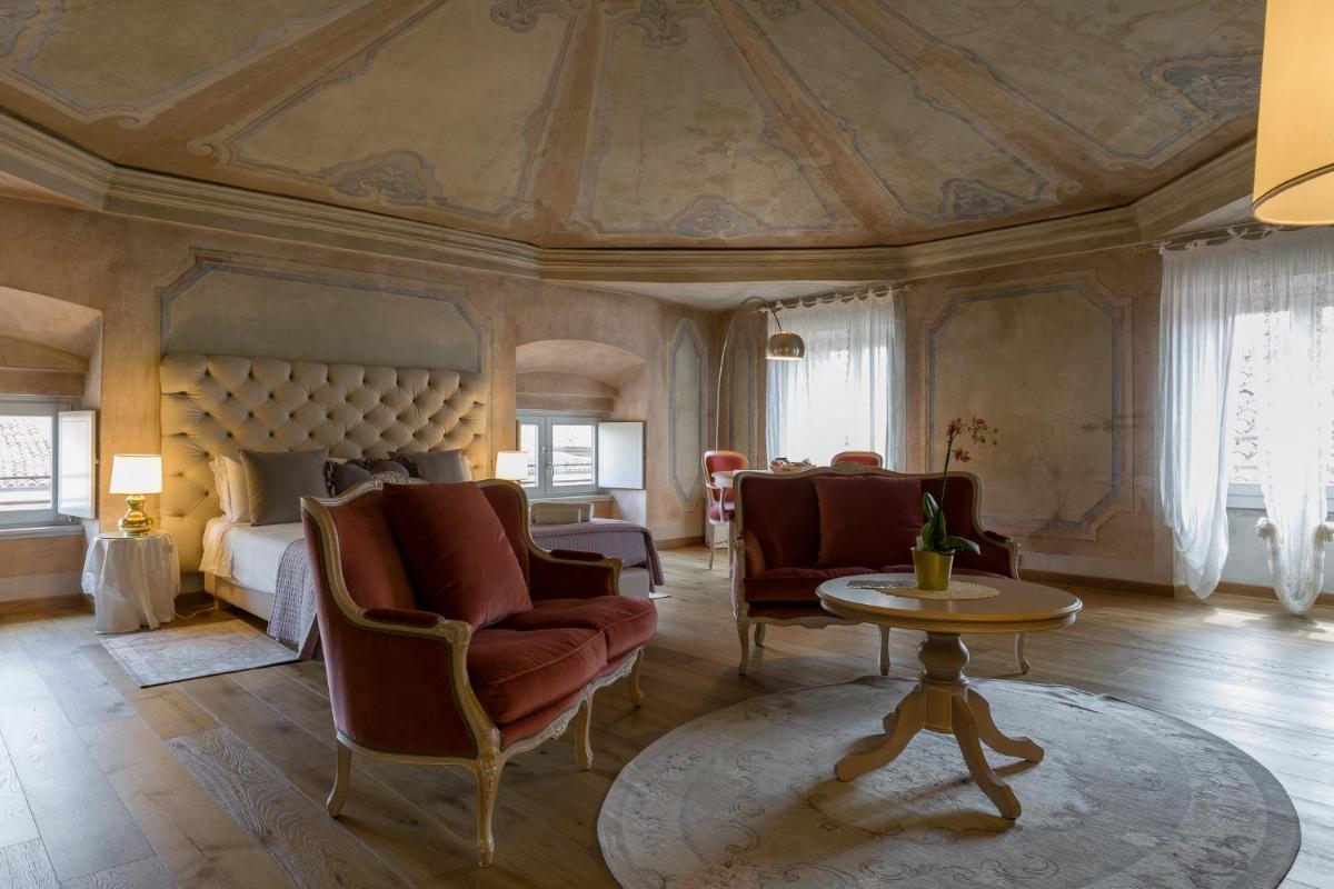 Rooms Castelvecchio - Palazzo Canossa - Housity