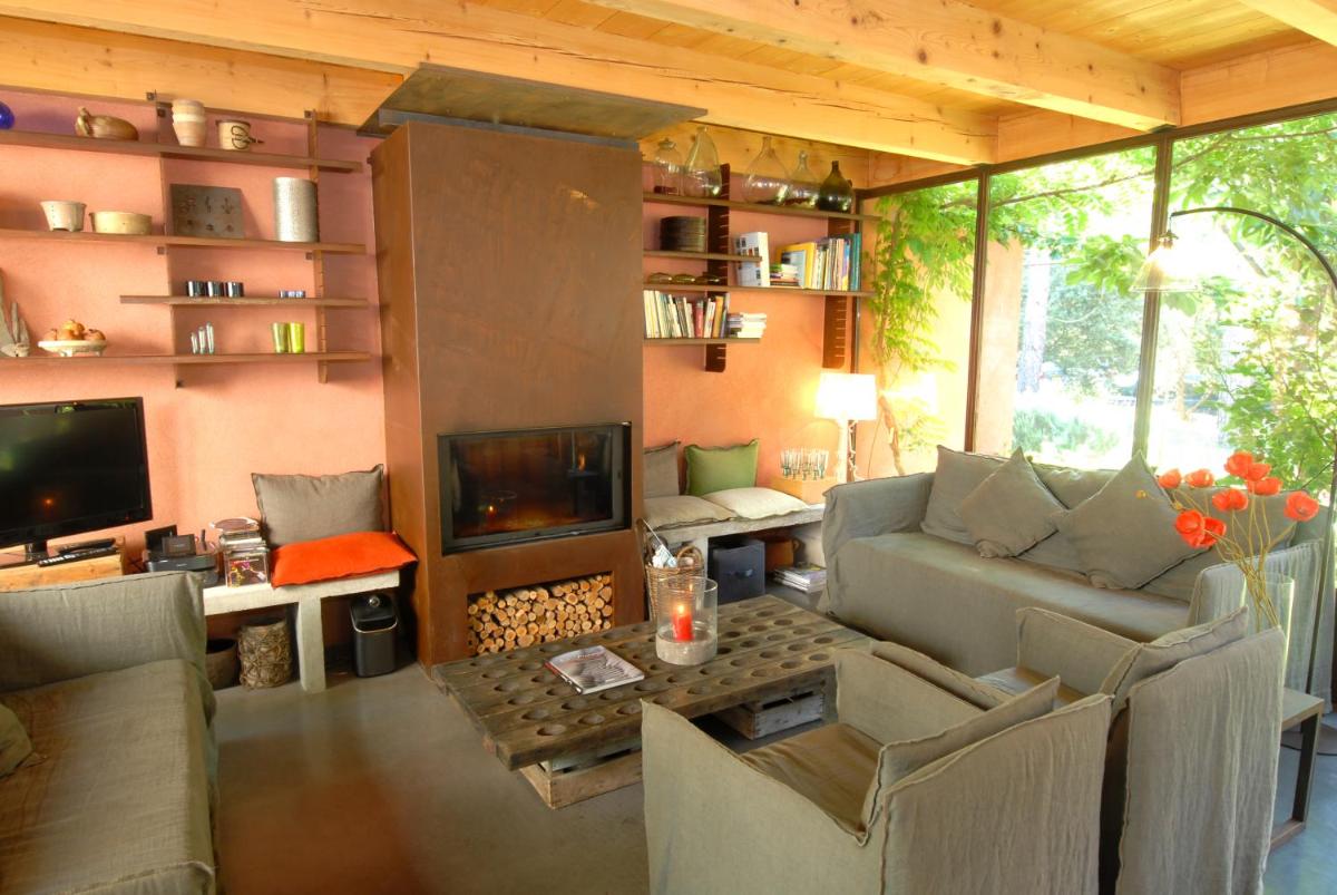 Les Pierres Sauvages - Housity