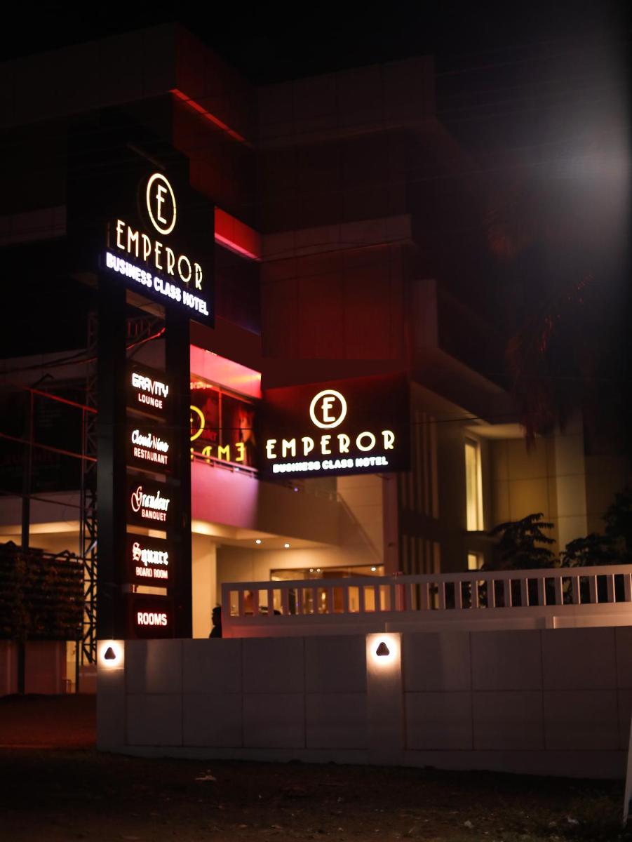 Hotel Emperor - Housity