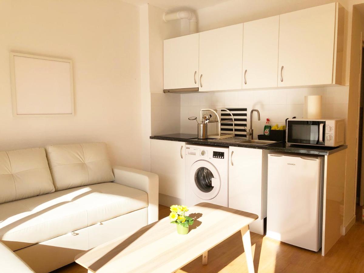 Suitetrails - Lovely seaside apartment in front of Calafell beach and Cunit beach