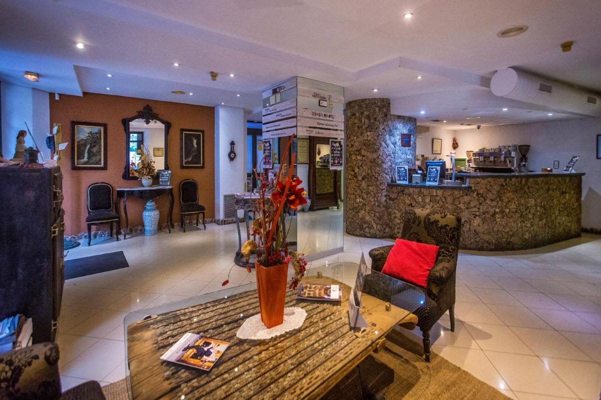 Hotel Rio Piedra - Housity