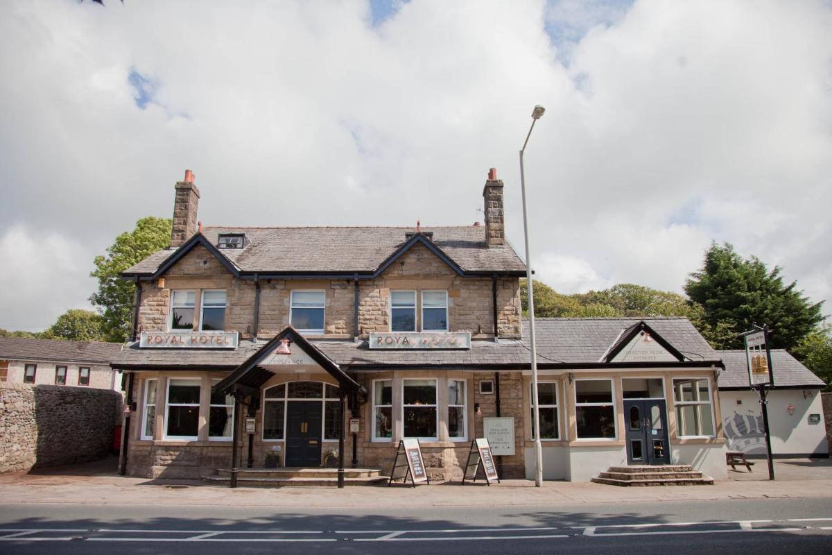 The Royal Hotel - Housity