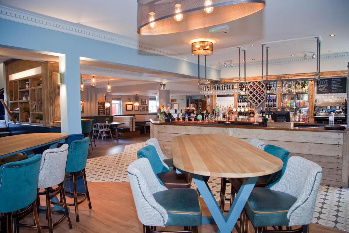 The Royal Hotel - Housity