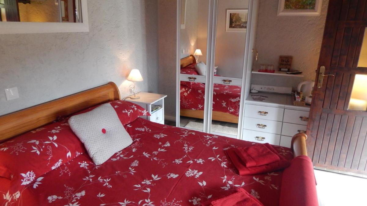 The Petite Chalet Chambre d'hôtes - Housity