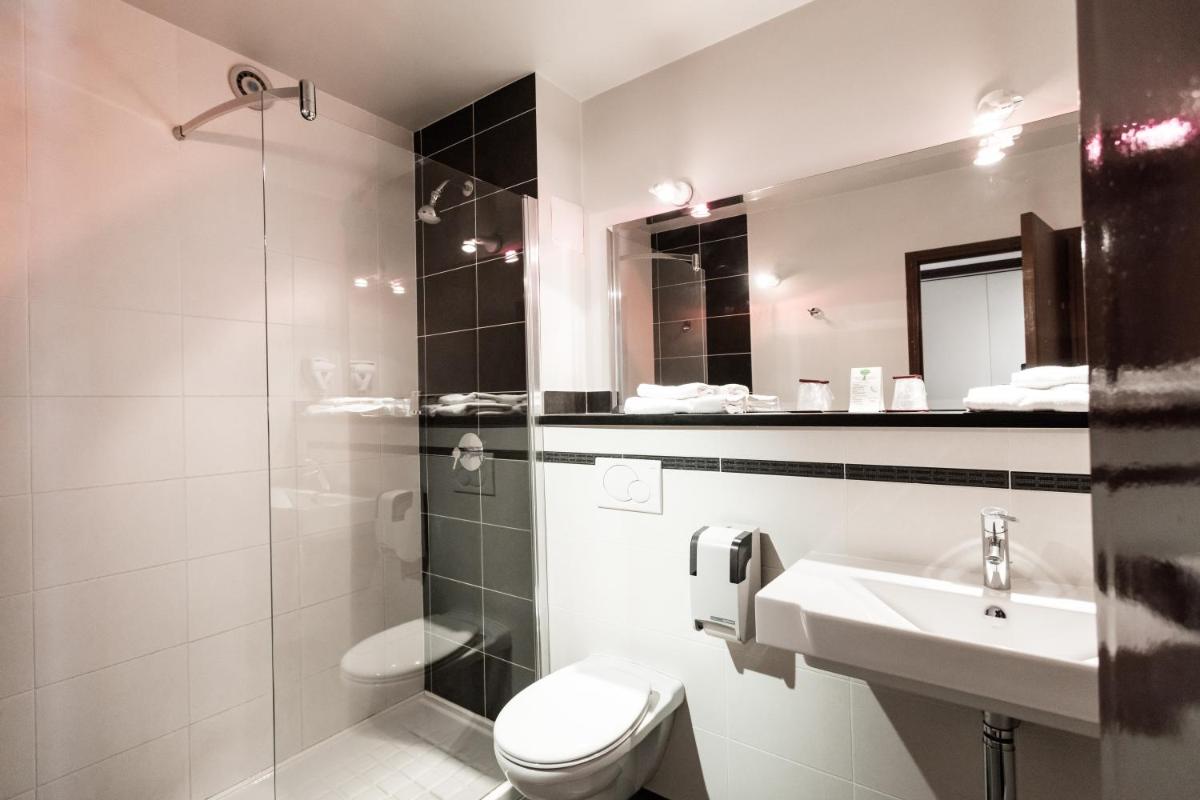 Logis Hotel Restaurant Du Commerce - Housity
