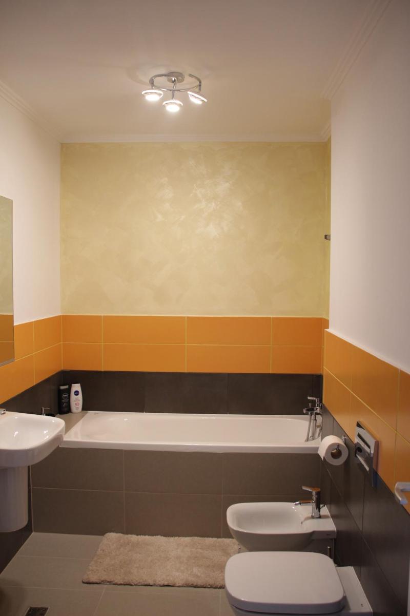 Lowcost Tryp - Housity