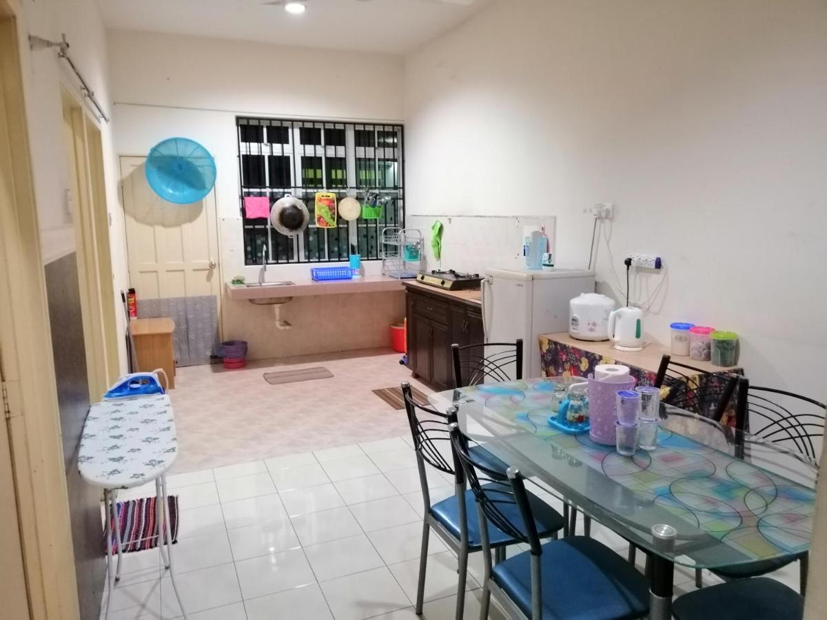 Syaqisya Homestay 3 - Housity