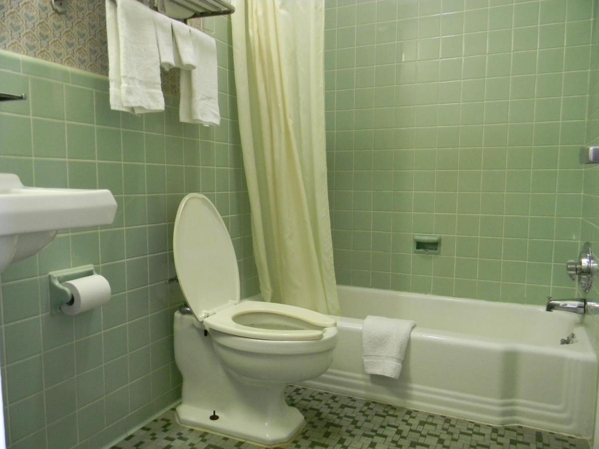 Fairfax Motel - Housity