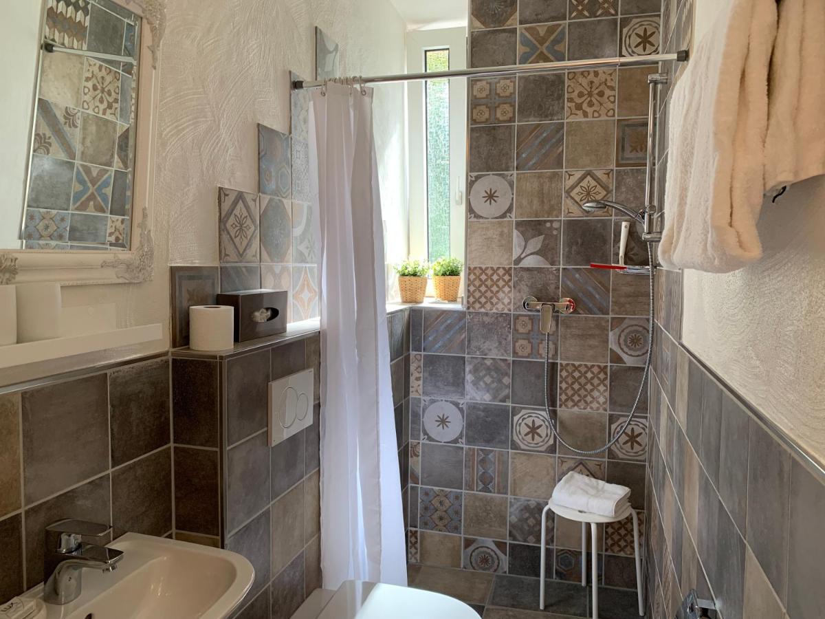 Moselland Hotel im Enderttal Zum Onkel Willi - Housity
