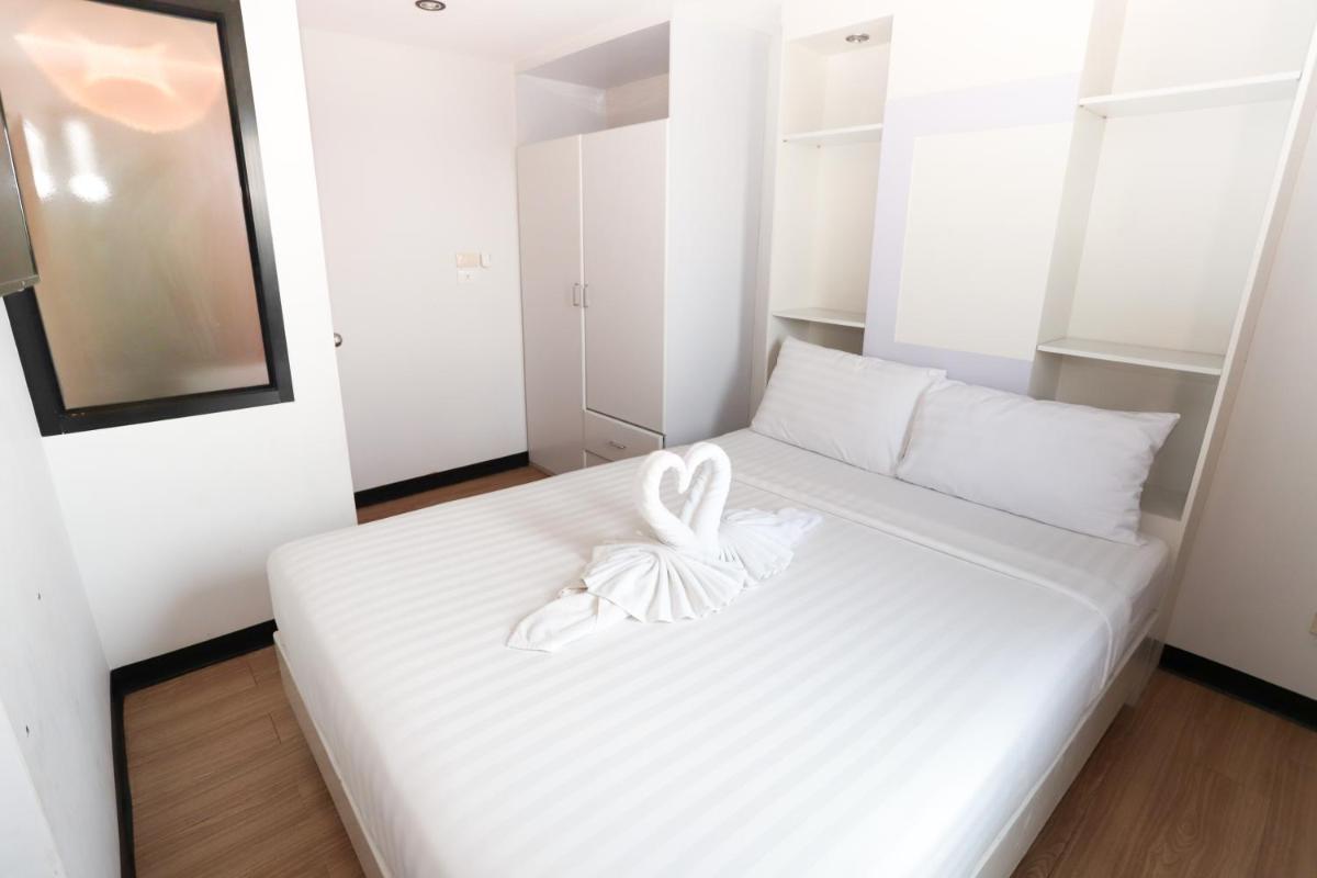 C Tower Hotel - Housity