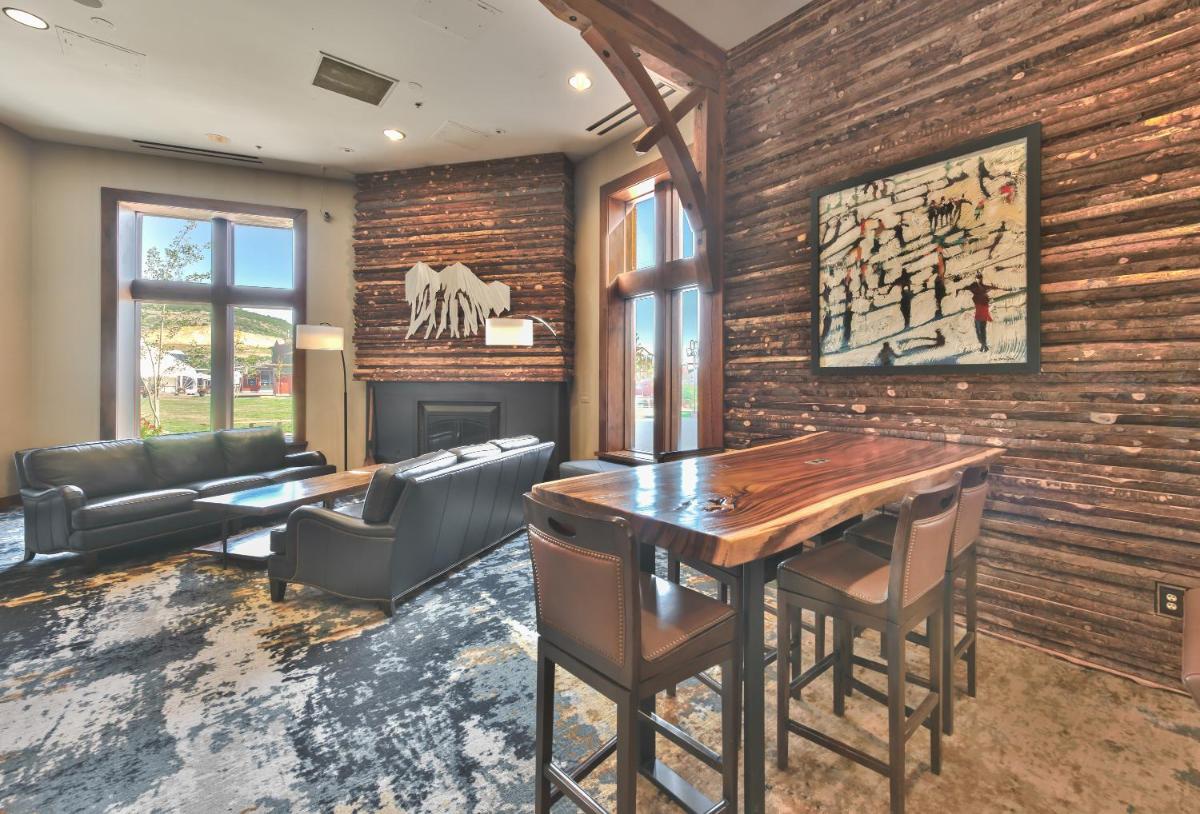 Sundial Lodge 1 Bedroom by Canyons Village Rentals - Housity