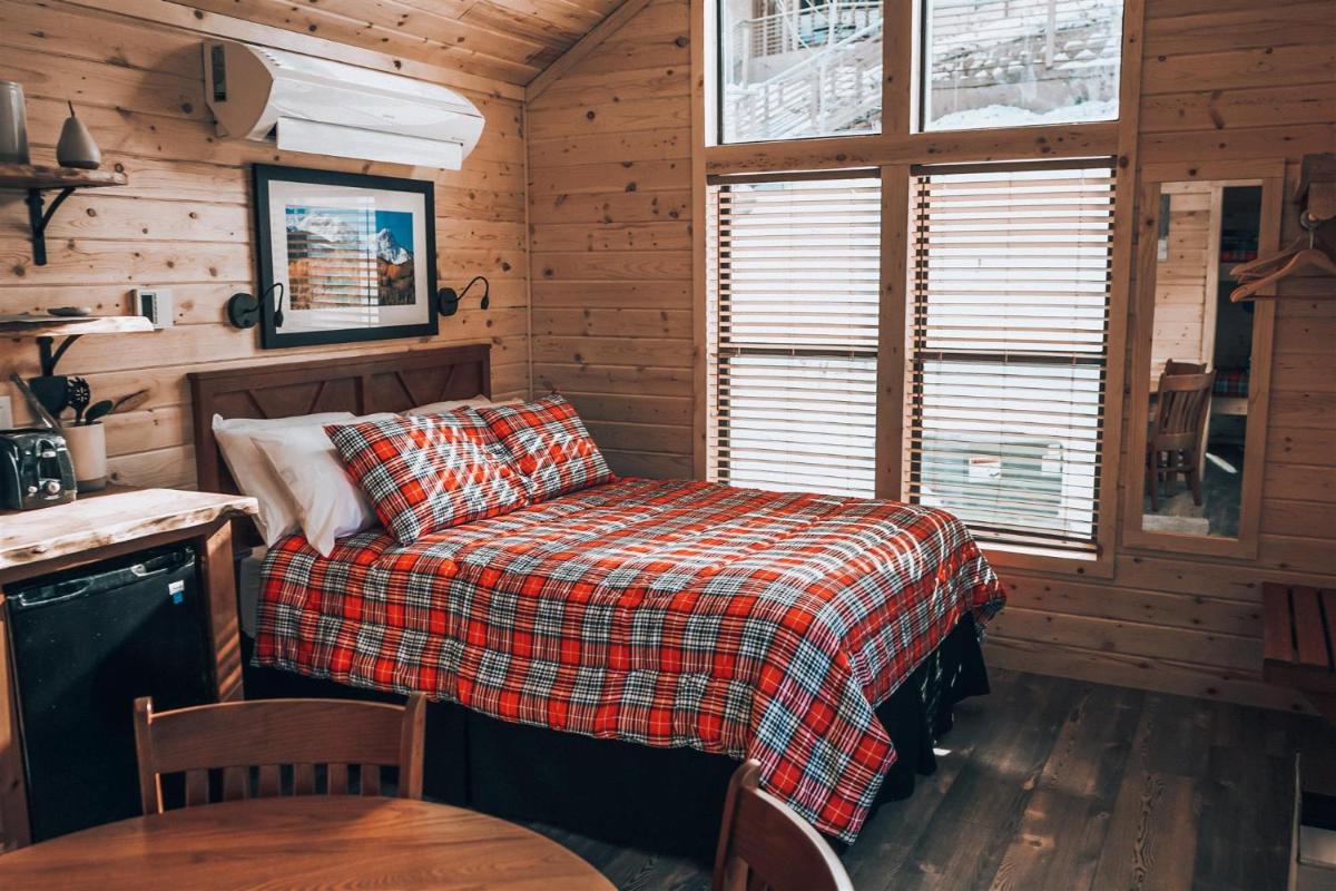 Tiny Homes at Powderhorn Mountain Resort - Housity