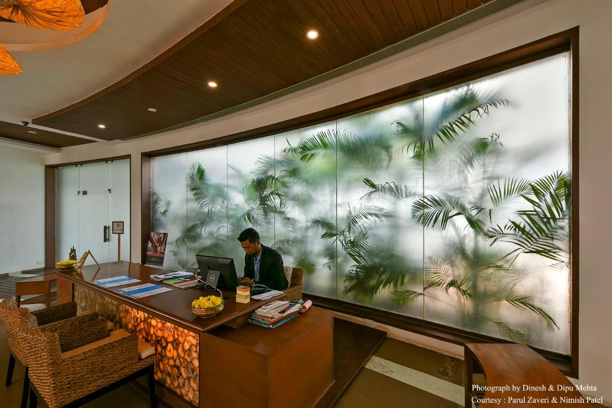 Gulmohar Greens Golf & Country Club - Housity