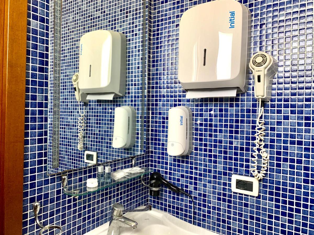 Hotel Riverside - Housity