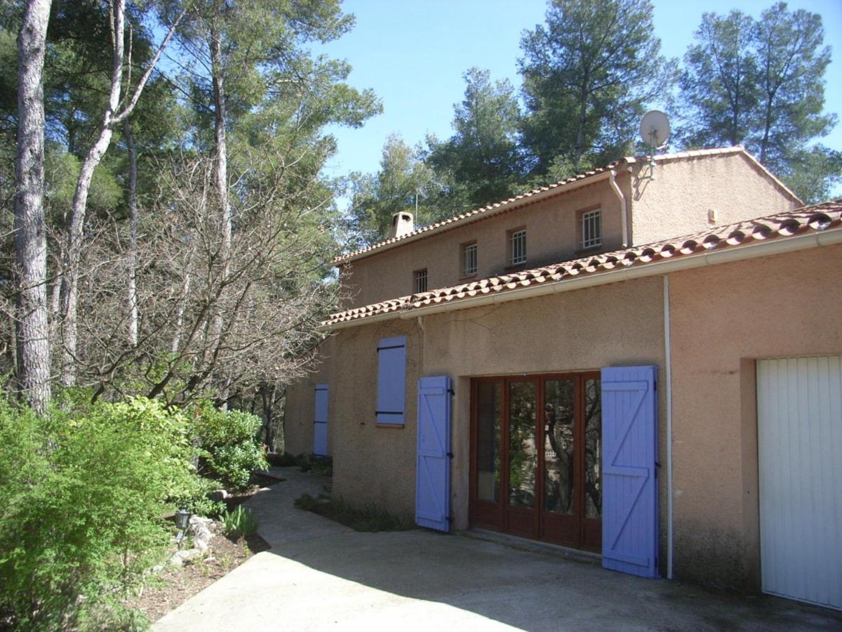 The Reading Nook - Ideally located Provence home with private pool on 1 acre - Housity
