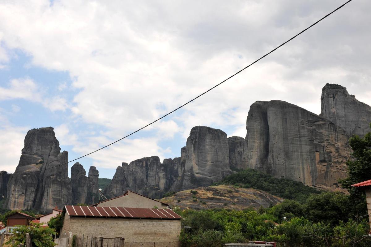 Vila Vasi- Μodern maisonette view Meteora - Housity