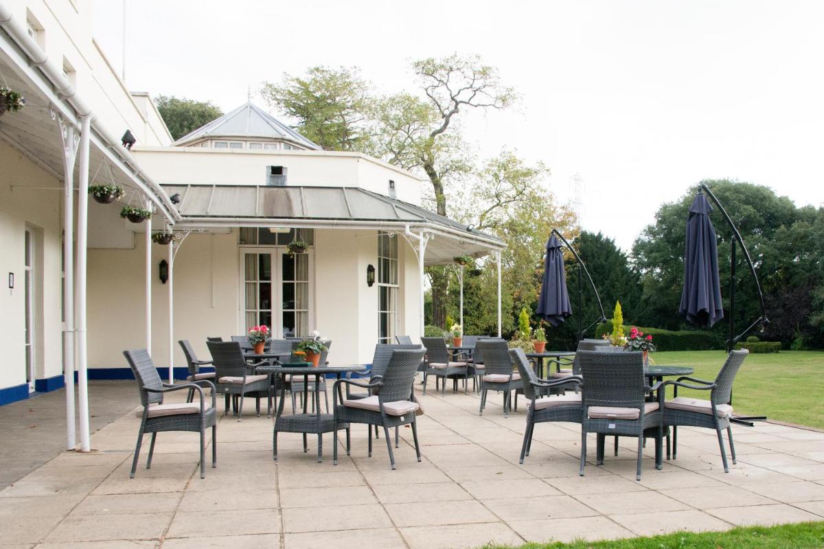Stifford Hall Hotel Thurrock - Housity