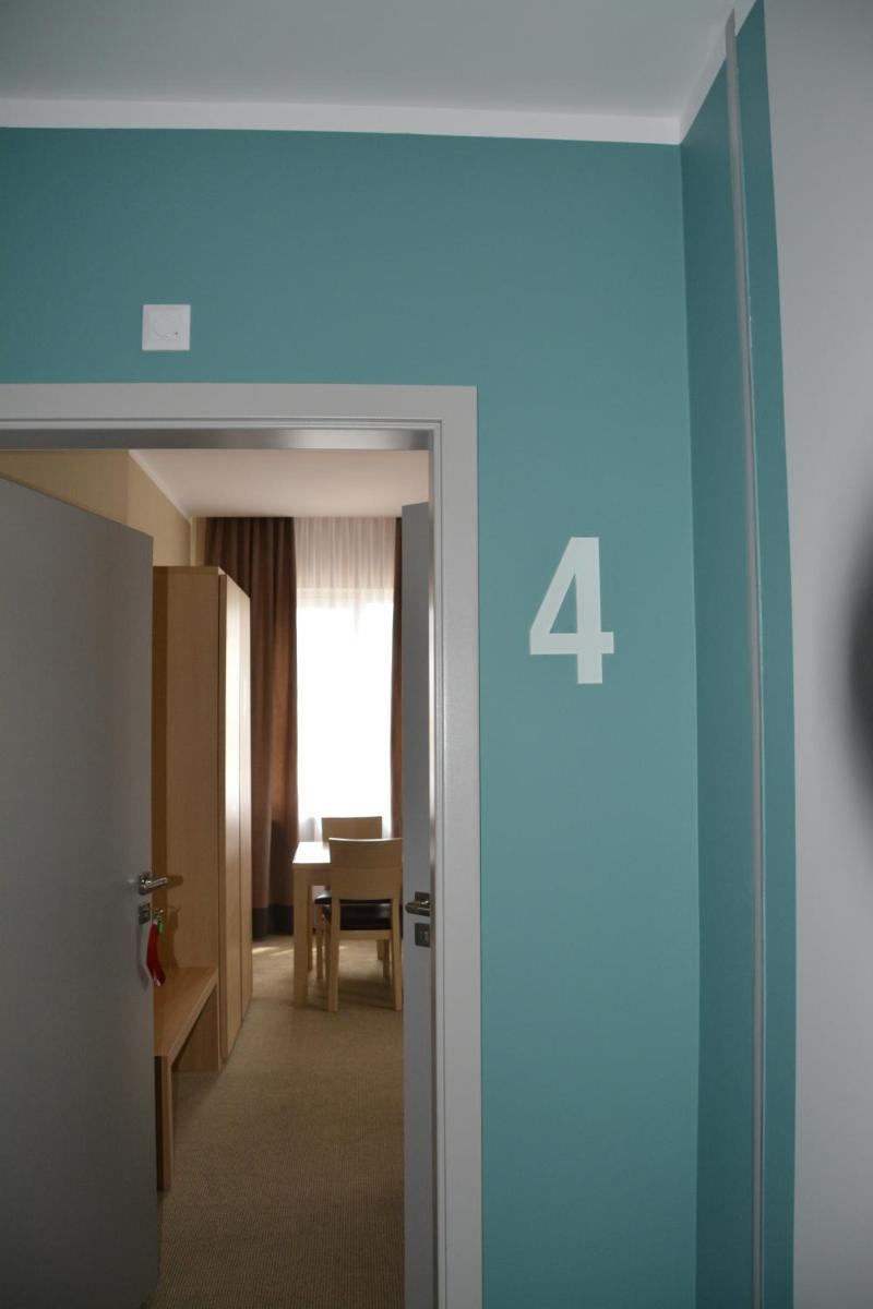 EMEF Centrum Szkoleniowo-Serwisowe - Housity