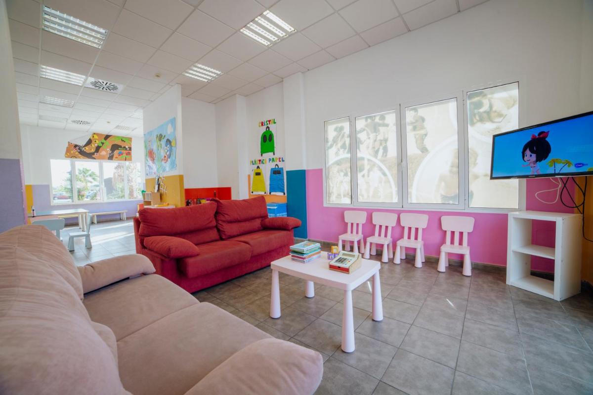 Una televisión o centro de entretenimiento en Alannia Costa Blanca
