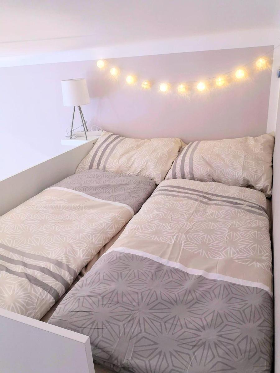 Cozy Modern Nest in the Heart of Vienna with Netflix - Housity