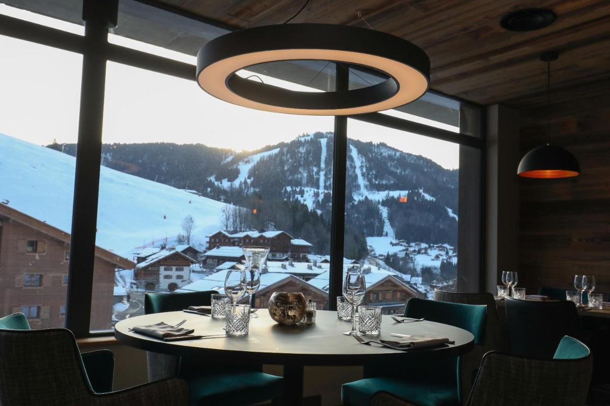 Vue générale sur la montagne ou vue sur la montagne depuis l'appart'hôtel