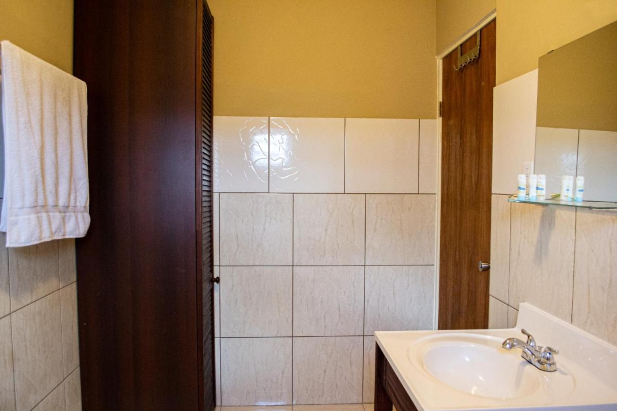 Group Garden Getaway - Housity