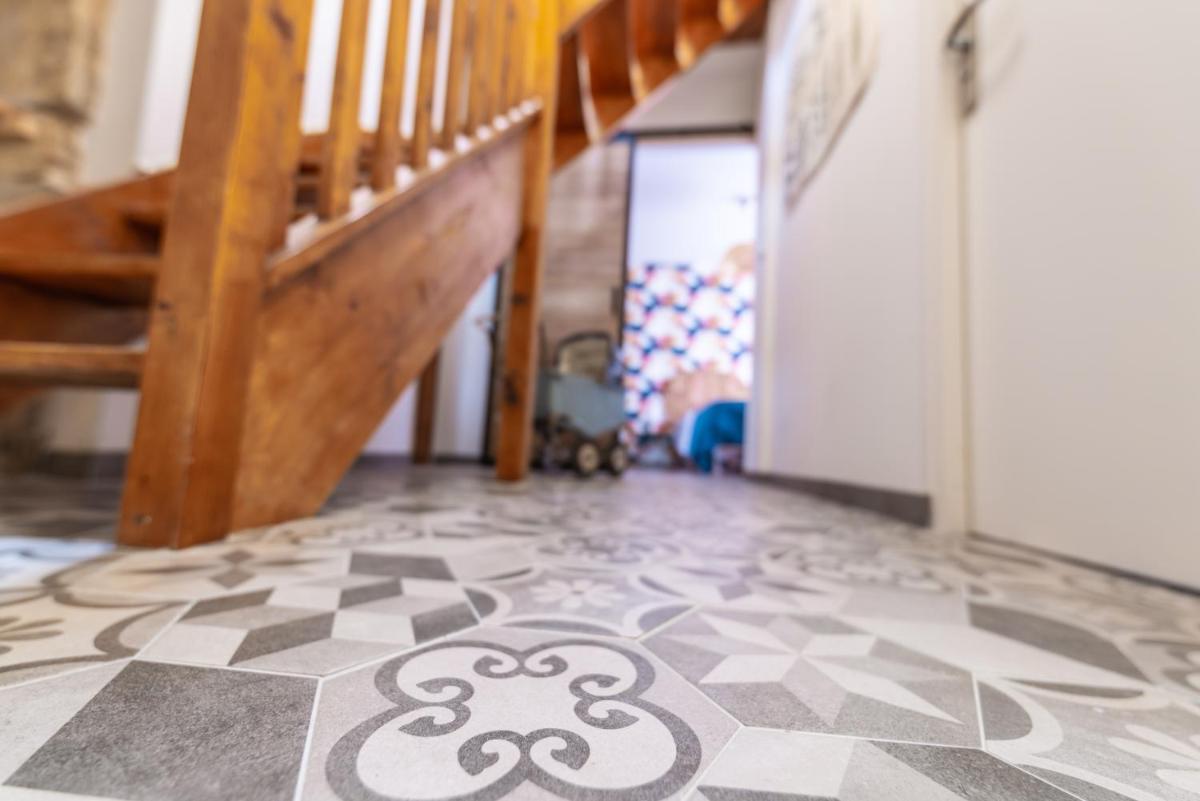Chez Twiggy - Guesthouse vintage à Prenois - Housity